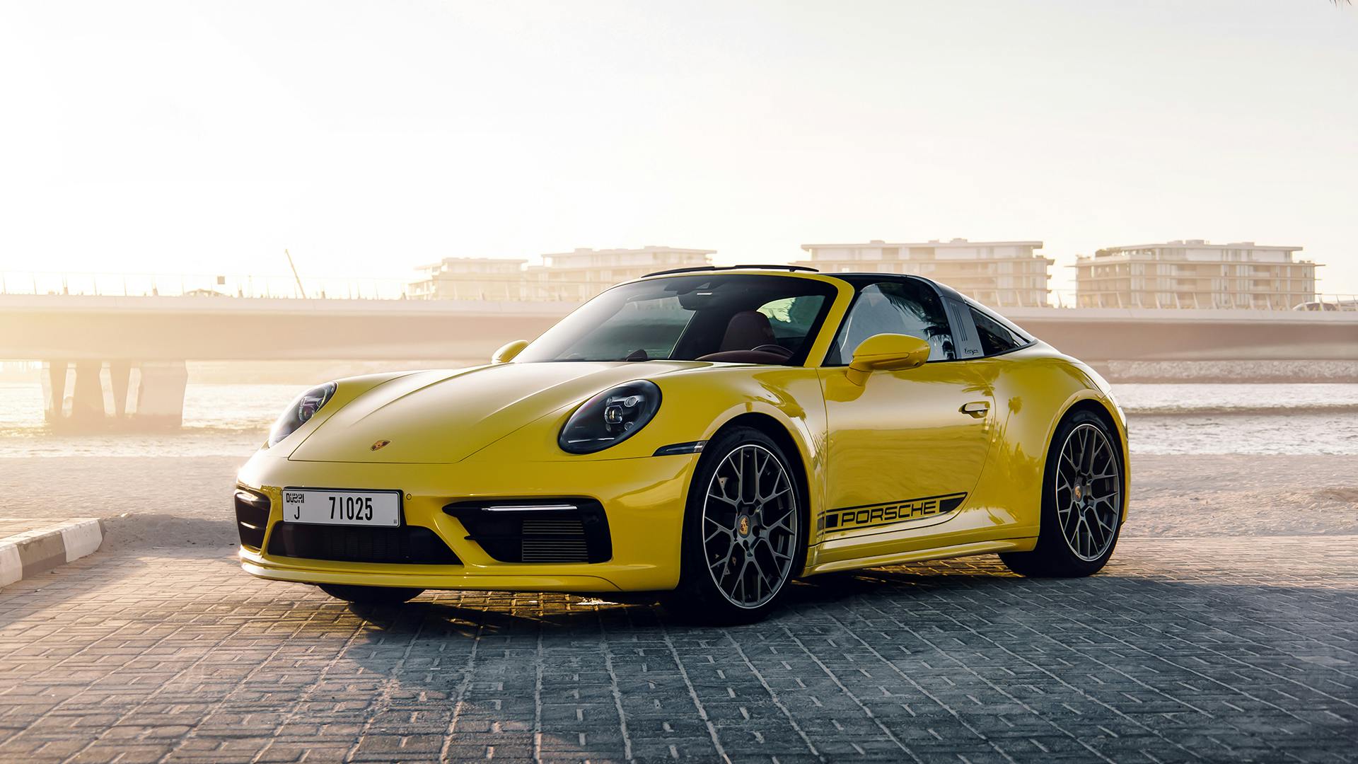 Porsche 911 Targa 4 Yellow