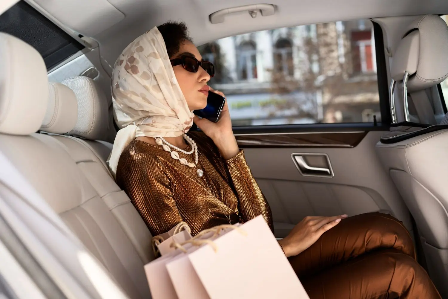 Porsche 911 vs Lamborghini Huracán in Dubai: Which Sportcar Works for Every Day?