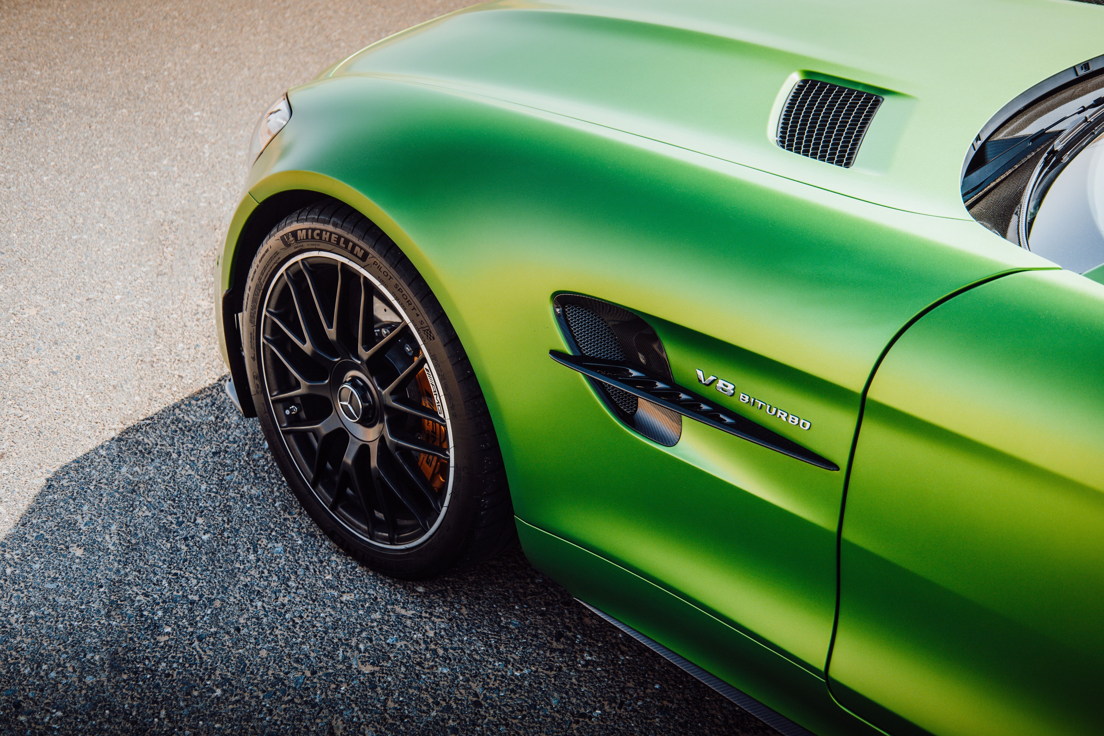 Mercedes AMG GT-R