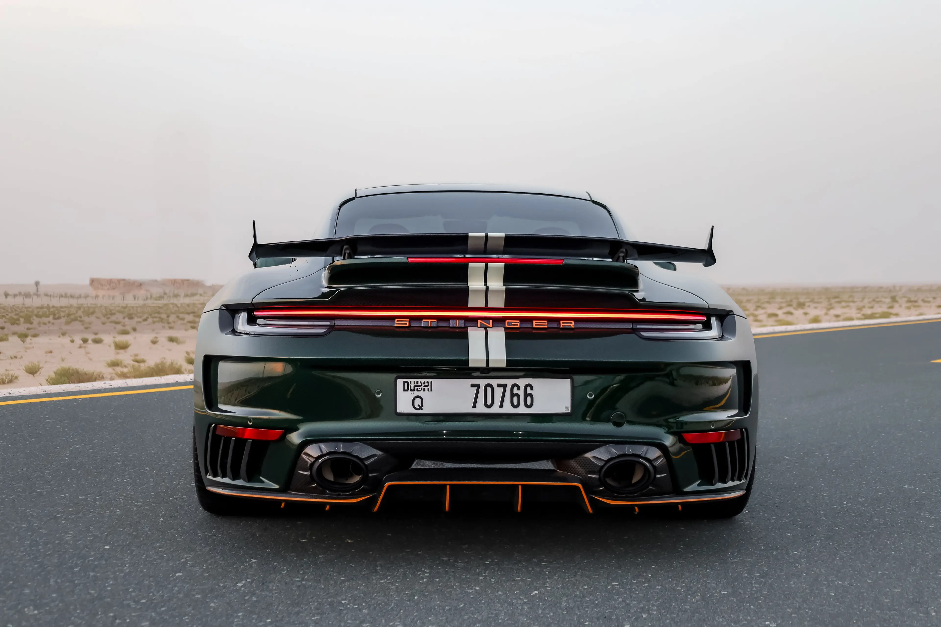 Porsche 911 Stinger GTR 1/7 carbon