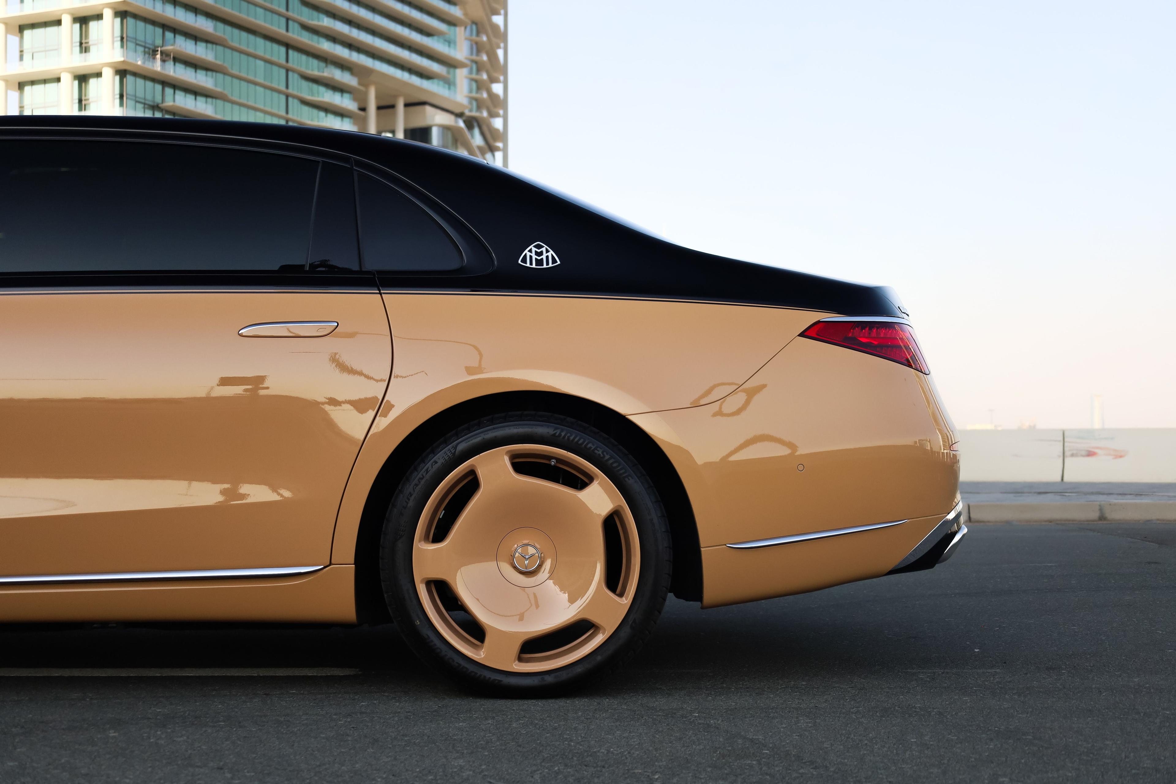 Mercedes-Maybach S680 Virgil Abloh 1/150