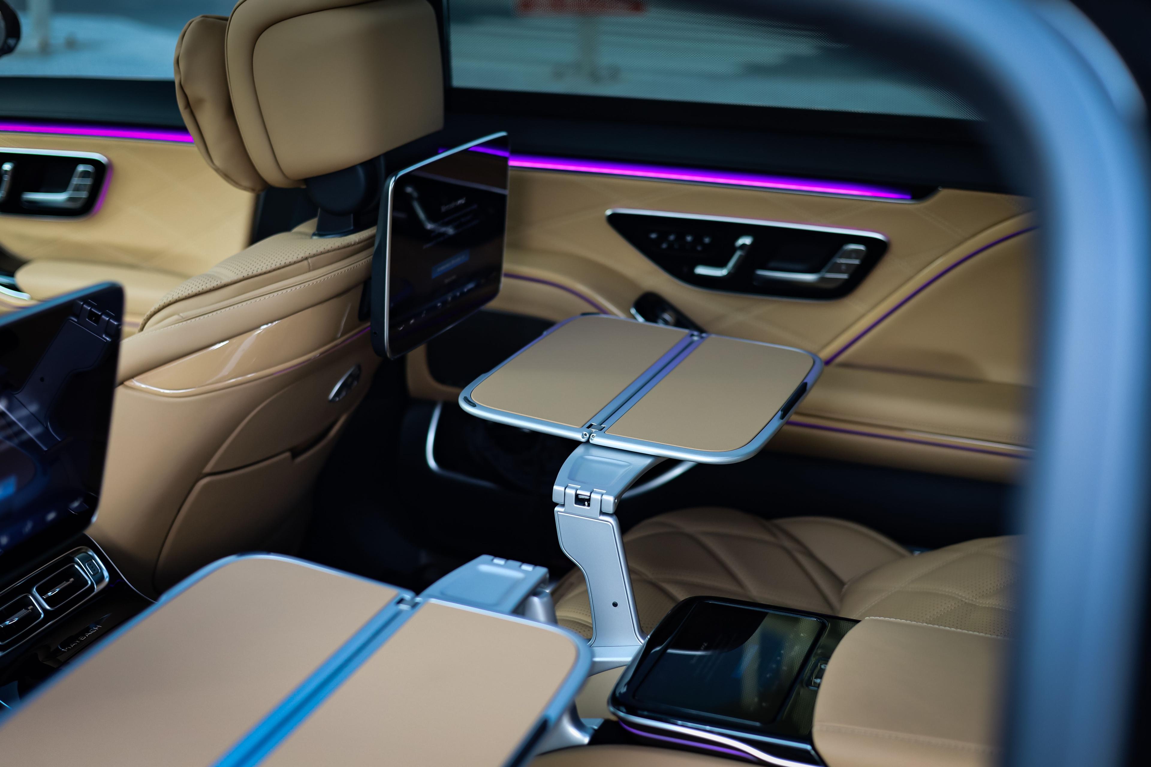 Mercedes-Maybach S680 Virgil Abloh 1/150