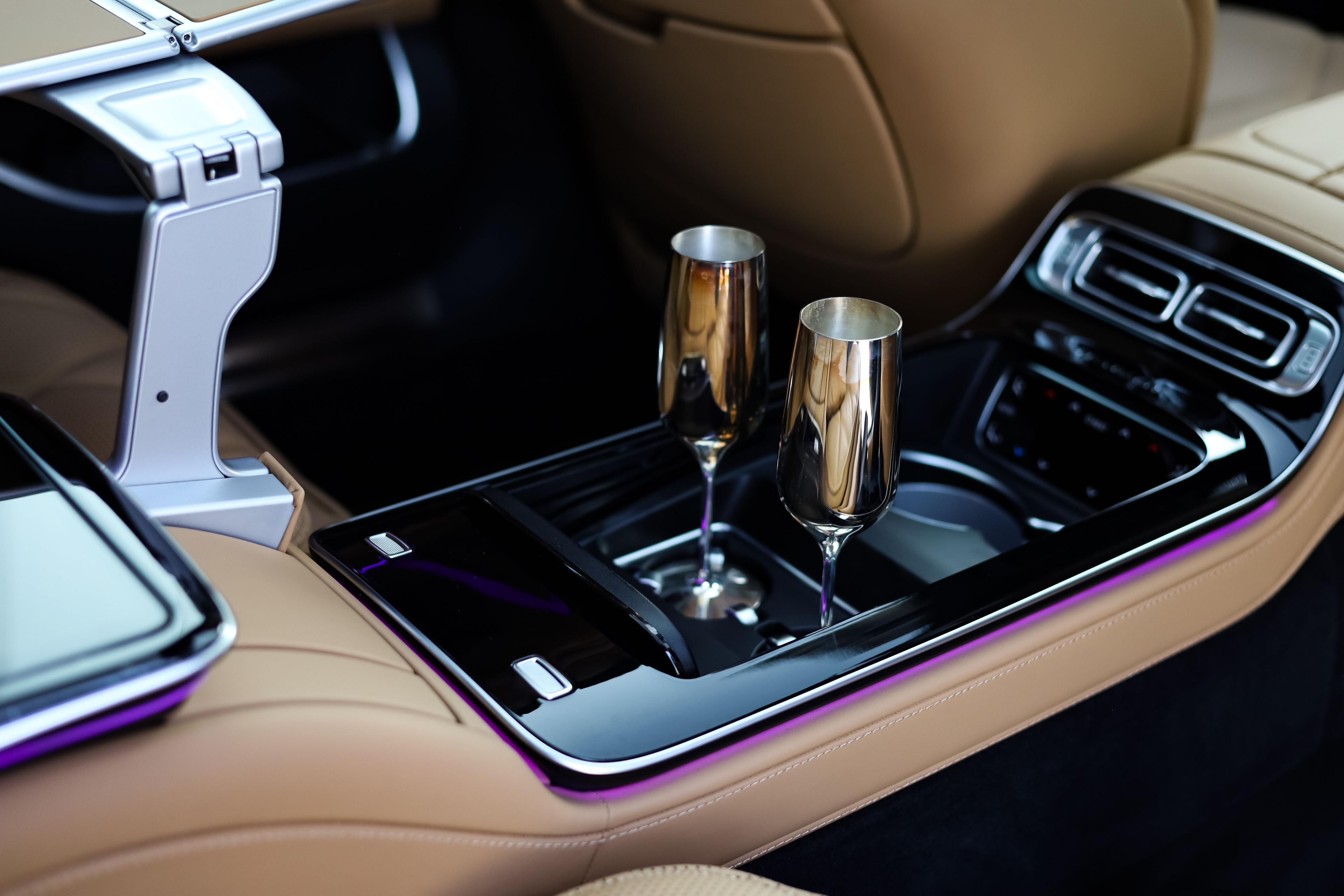 Mercedes-Maybach S680 Virgil Abloh 1/150