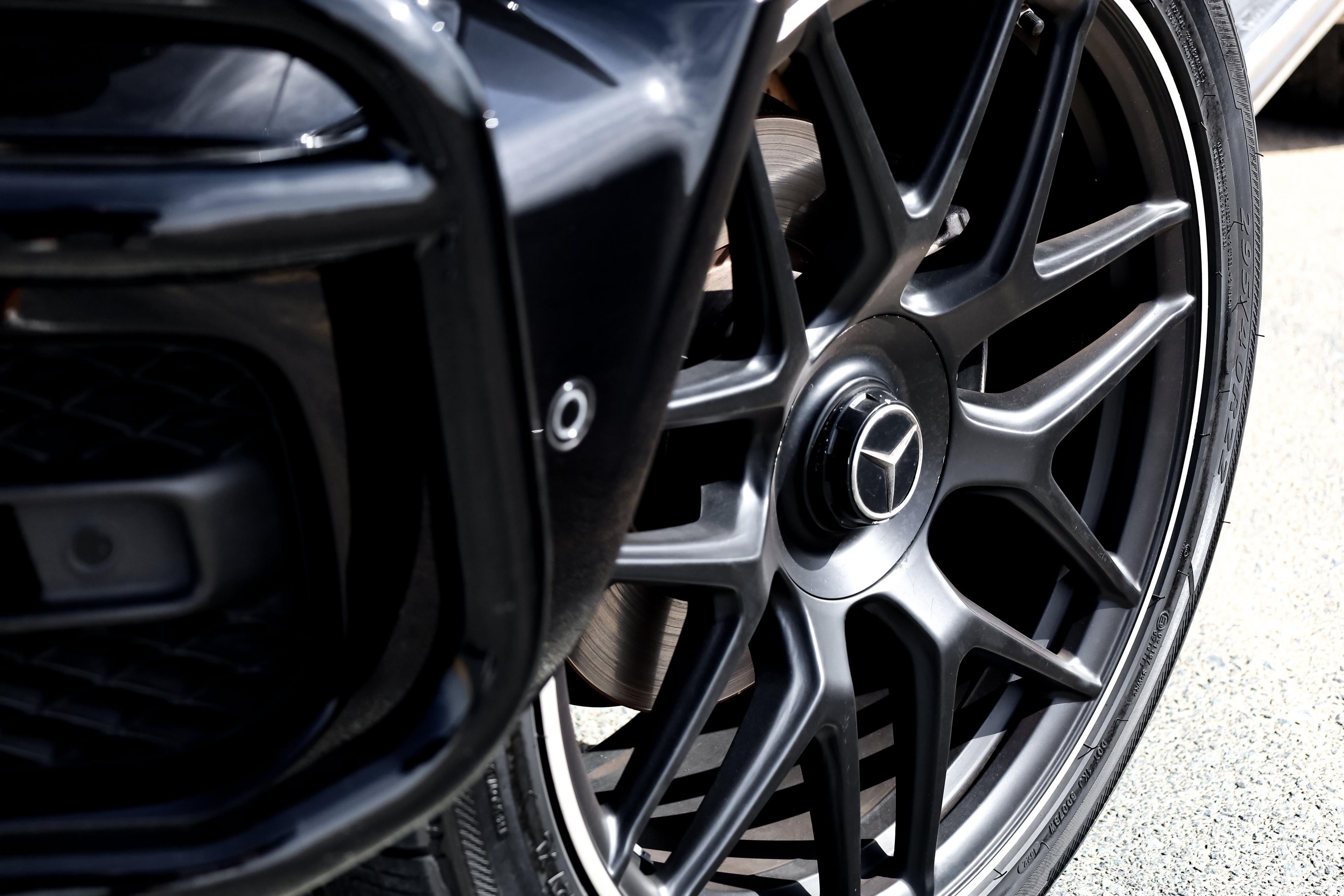 Mercedes G500 (63 AMG kit)