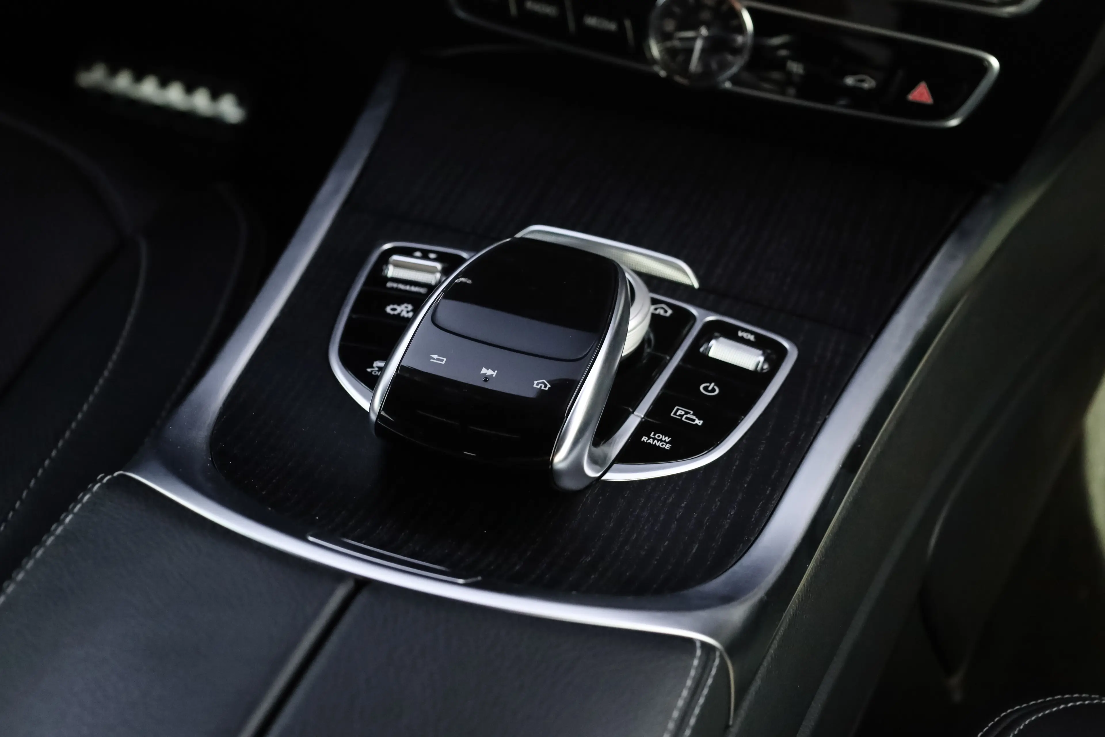 Mercedes G500 (63 AMG kit)