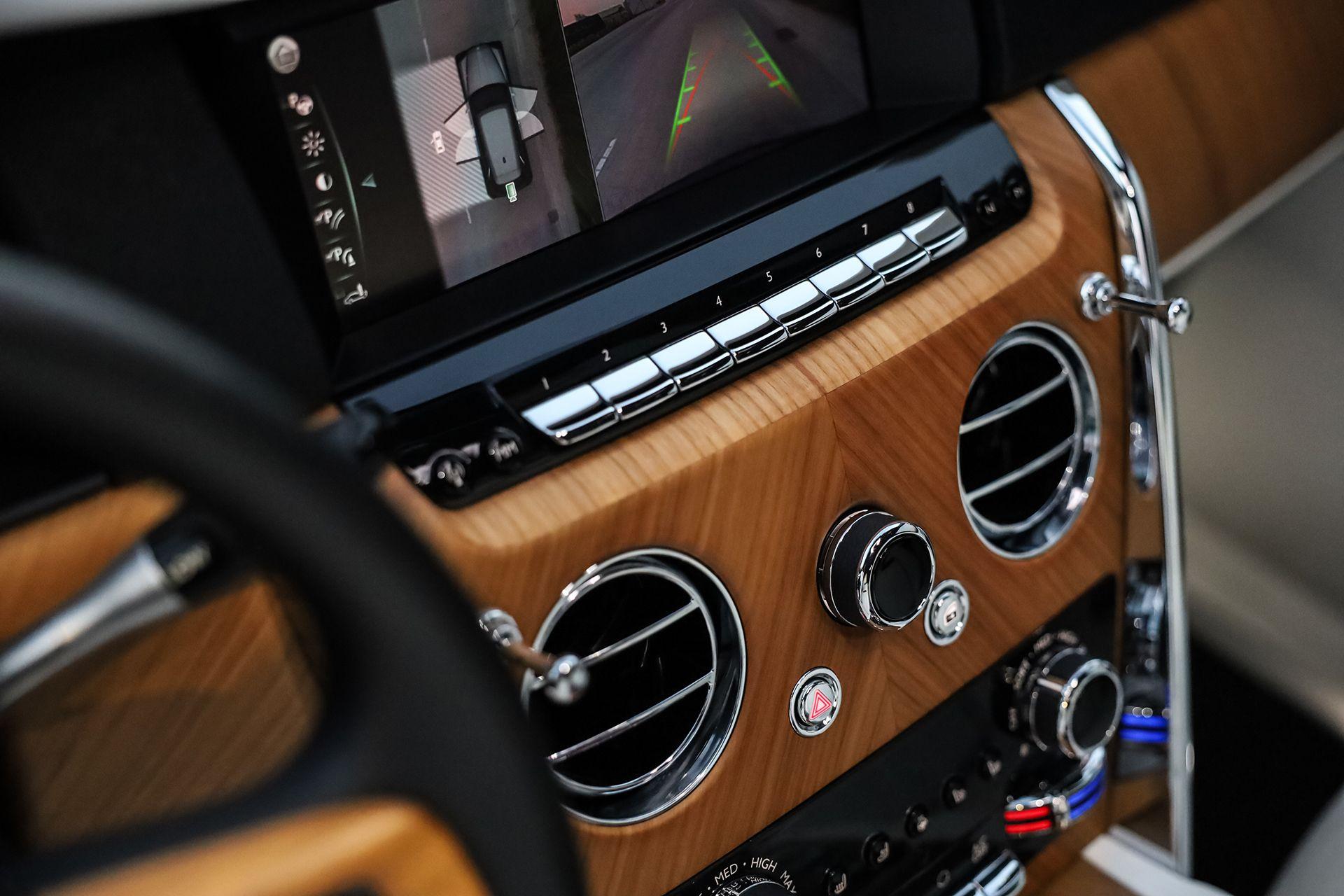 Rolls-Royce Cullinan Violet