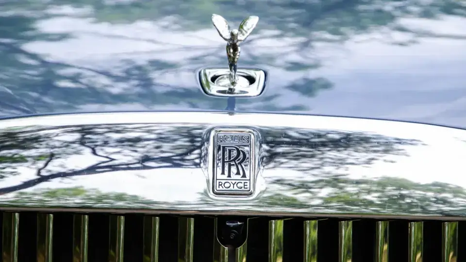 Review of Rolls-Royce Spectre Rental In Dubai - 580x326