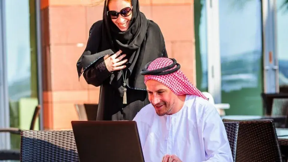 What is the Official Language in Dubai? - 580x326