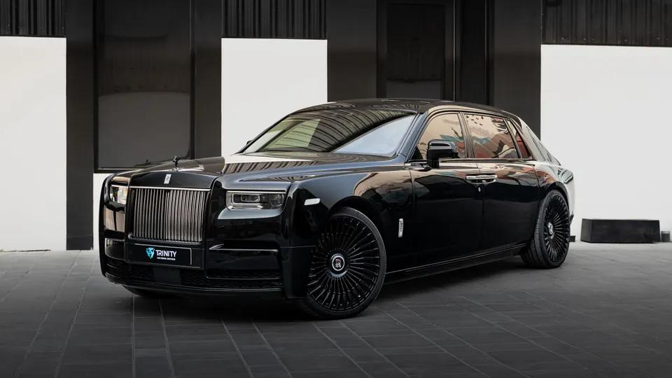 Rolls-Royce Phantom - 885x460
