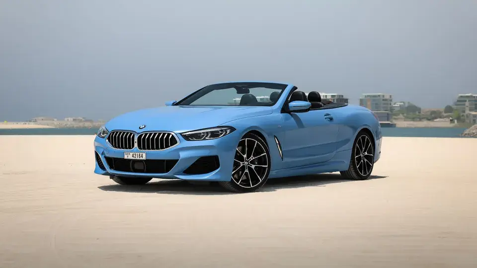 BMW 840i Cabrio - 885x460