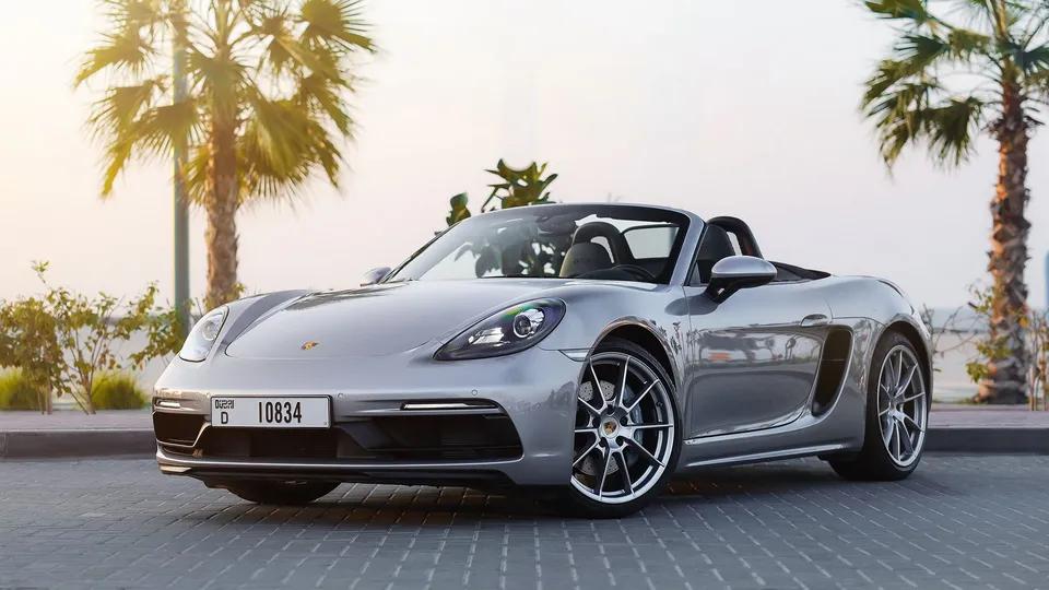 Porsche 718 Boxster GTS - 885x460