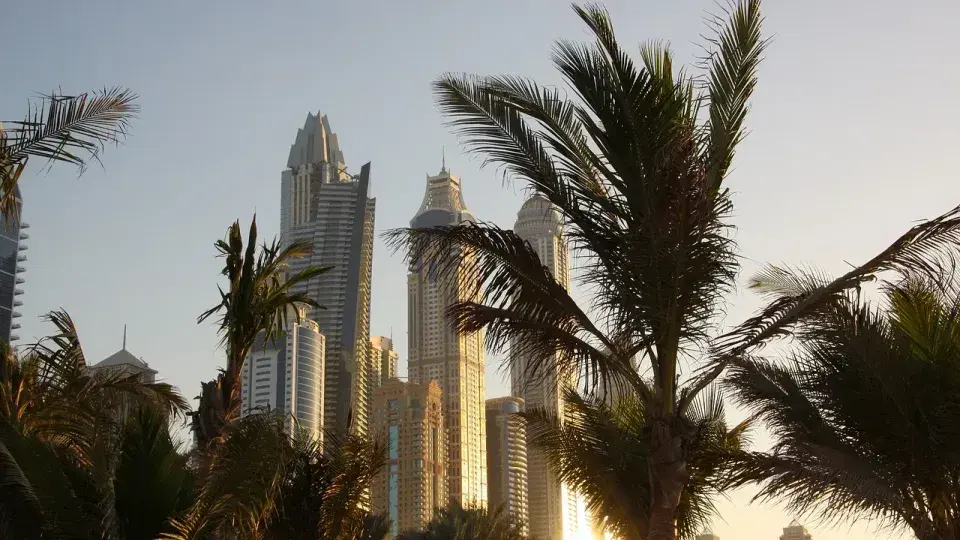 Interesting Fun Facts about Dubai and UAE - 580x326