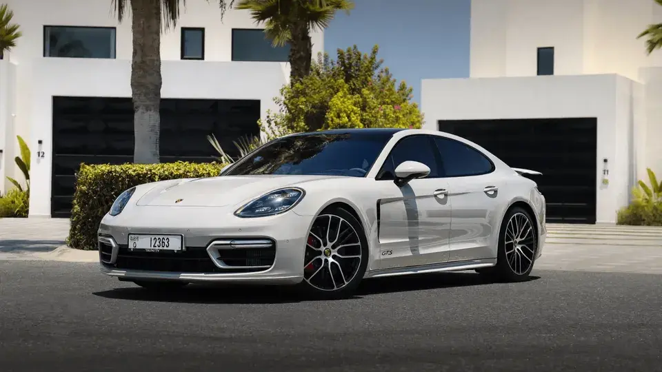 Porsche Panamera GTS Rental in Dubai Review - 580x326