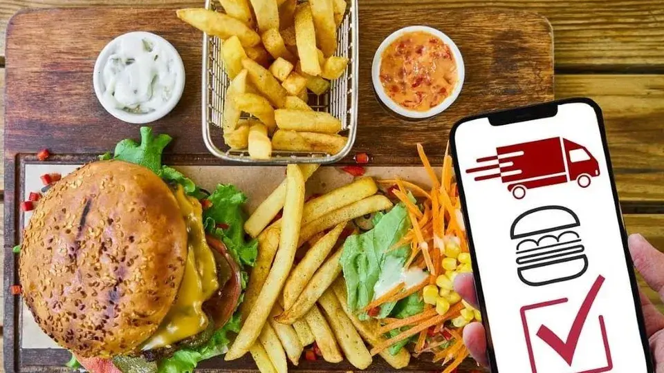 Feeling Hungry? Try Out These Food Delivery Apps in Dubai - 580x326