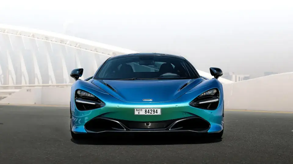Advantages of Renting A Car In Dubai On a Monthly Basis - 580x326