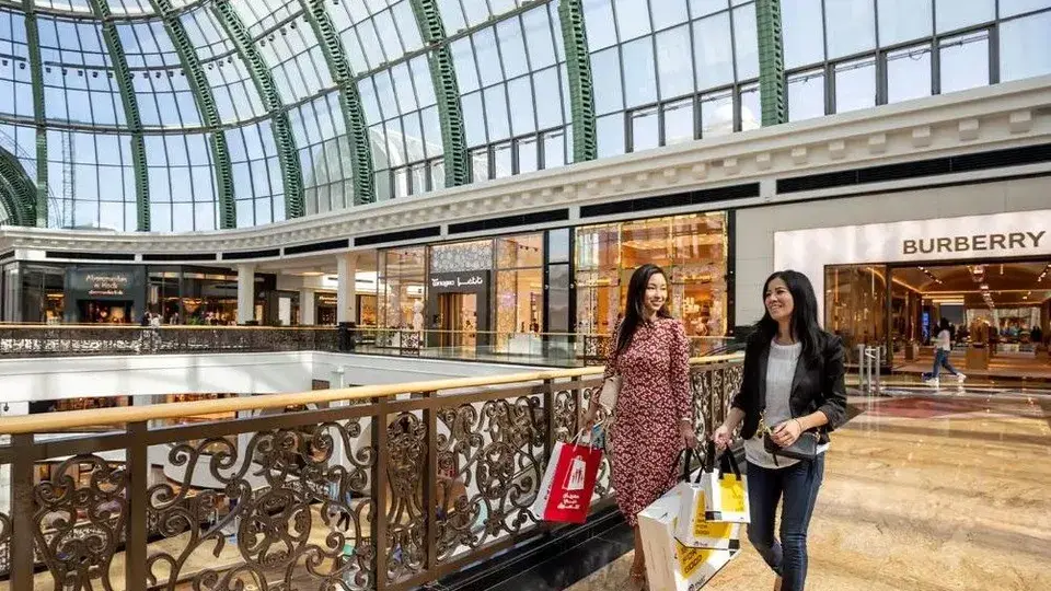 Один день в торговом центре Mall of the Emirates - 580x326