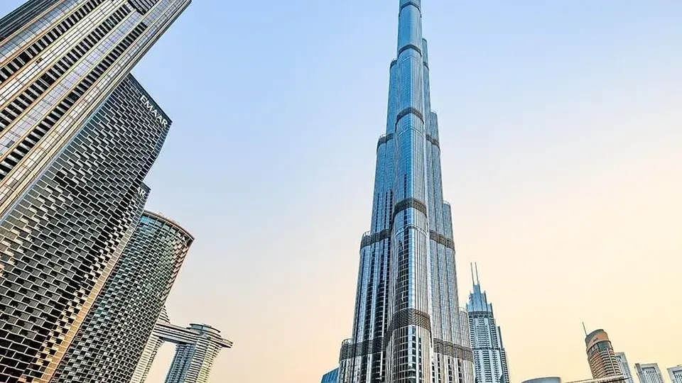 Visiting Burj Khalifa in Dubai - 580x326