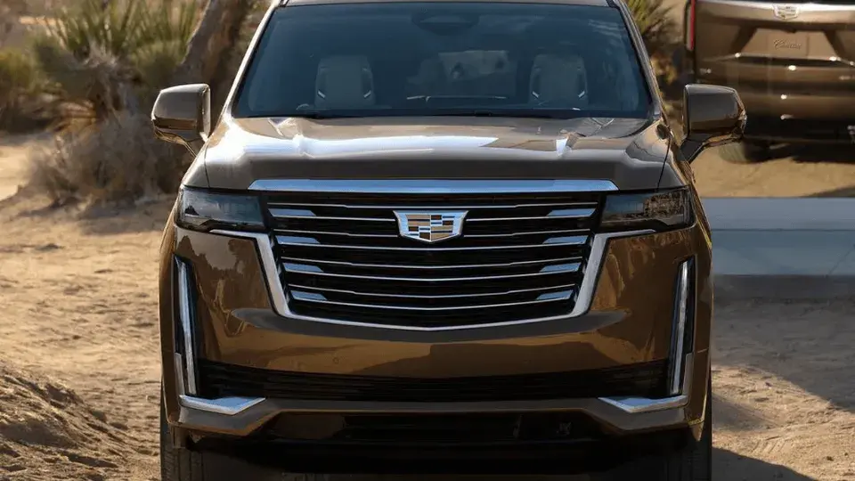 Cadillac Escalade Luxury 2022 Review - 580x326