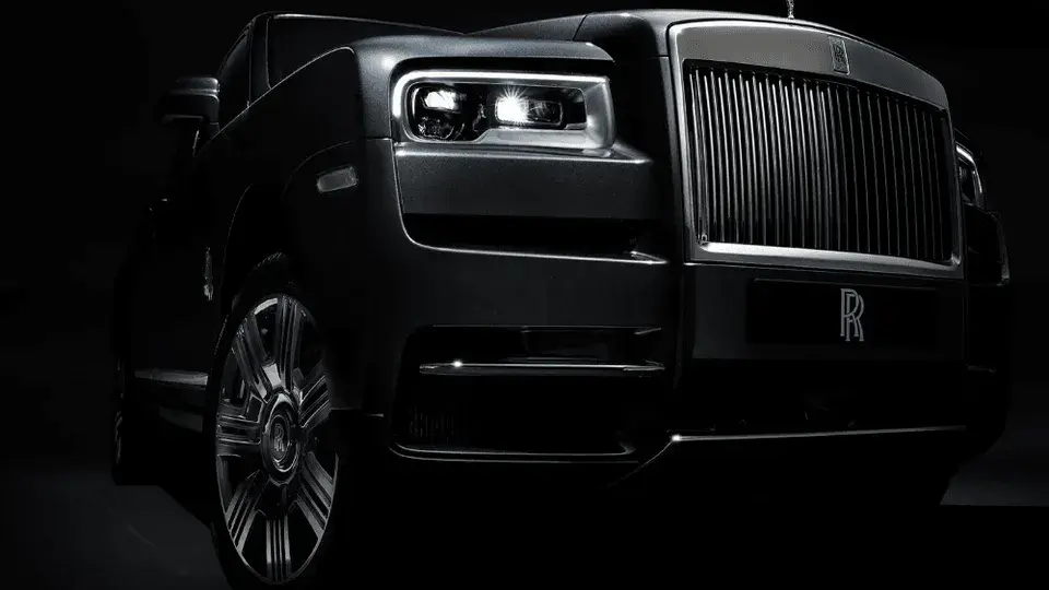 Rolls-Royce Cullinan Luxury SUV Review - 580x326