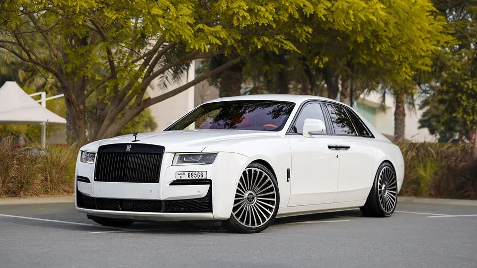 Rolls-Royce Ghost 2022 - 885x460