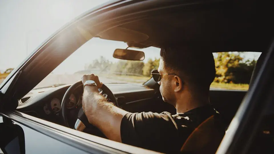 Dubai Driving Licence Renewal: Complete Guide - 580x326