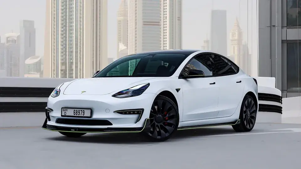 Review of Tesla 3 Performance Rental in Dubai - 580x326