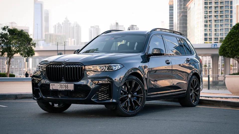 BMW X7 40i - 885x460