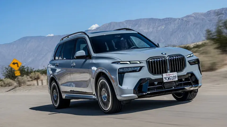 BMW X7 40i Rental in Dubai Review - 580x326
